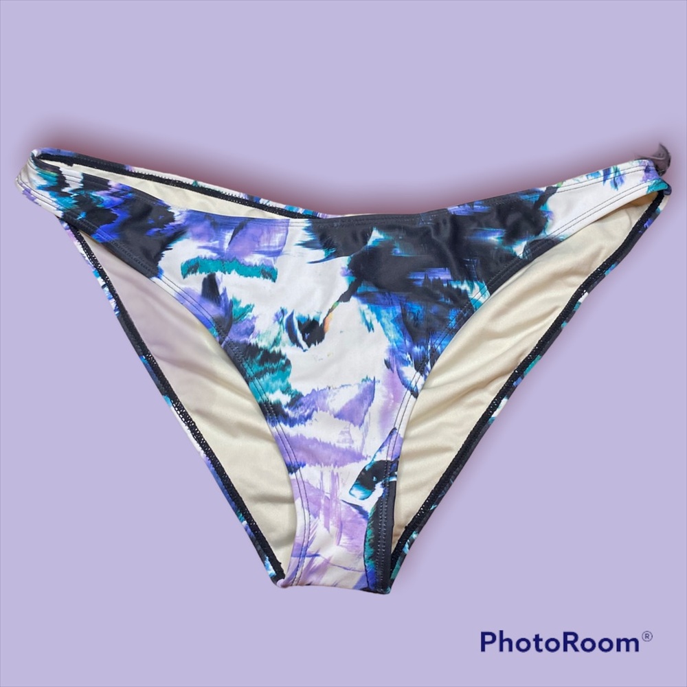 Fabletics Bikini Bottom. Size XL.
